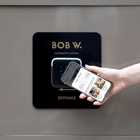 Bob W Centre *
