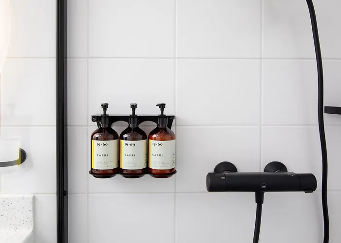 Bob W Centre 아파트 *